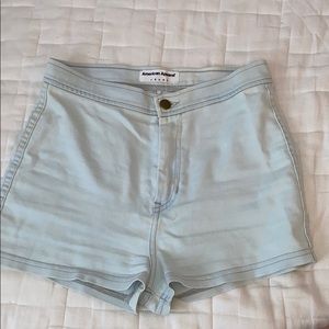 (Size M)Super cute light washed high rise shorts